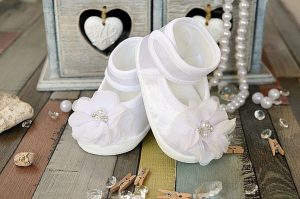 Babyschuhe, Taufschuhe Baby, Festliche Schuhe Baby Säugling Kleinkind, Krabbelschuhe, Lauflernschuhe, Stoffschuhe weiß, Taufkleidung -B103-