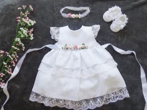 Musselin 100% Baumwolle Taufkleid, +Stirnband Farbe: weiss